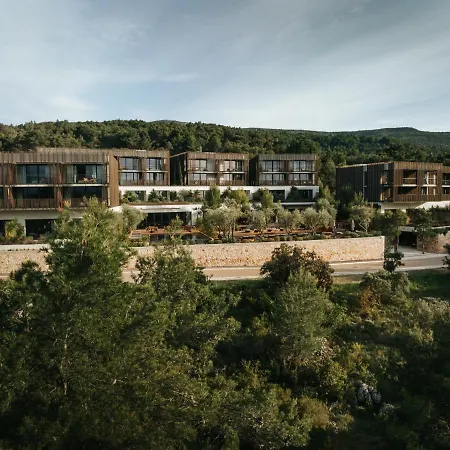 מלון Maslina 5*